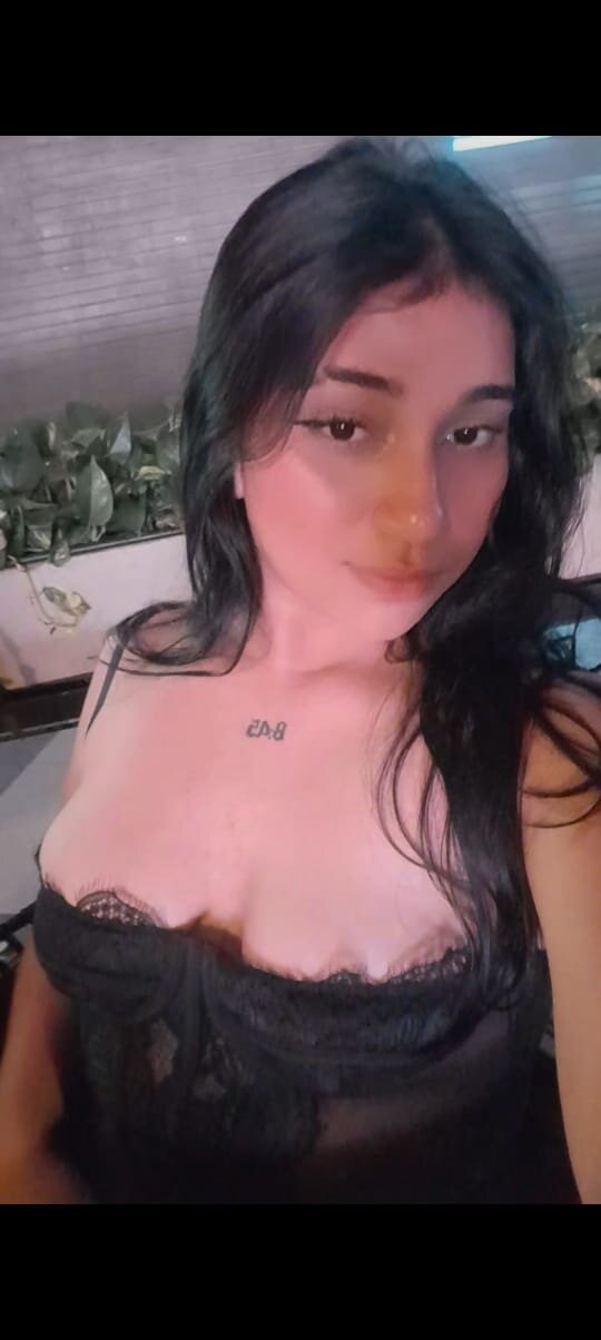 rosalie_smiles
