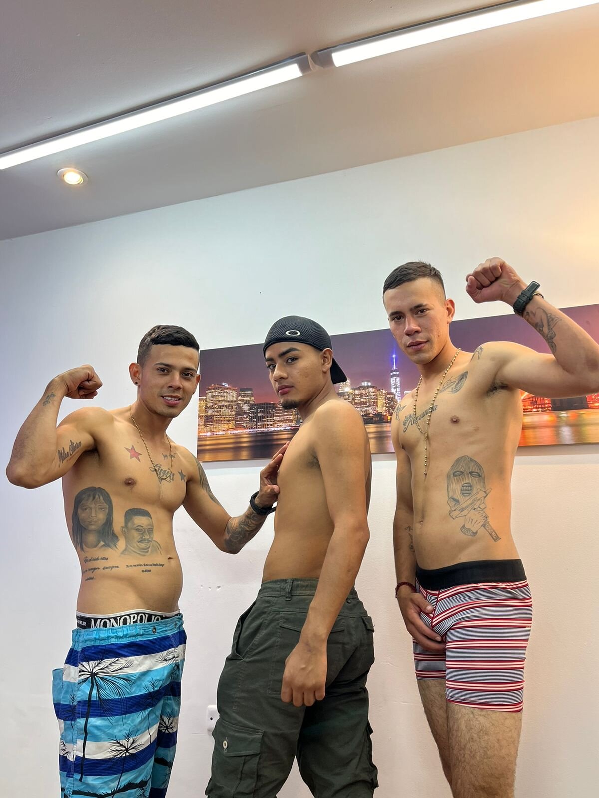 Sexy_Threesome69