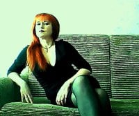 SimonaFame's Offline Chat Room
