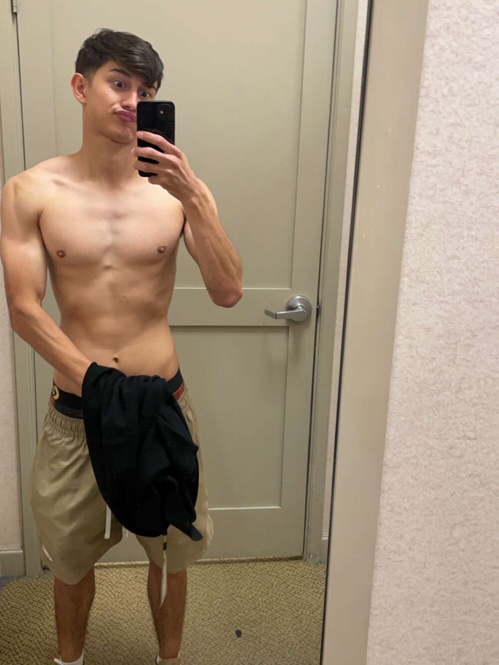 youngestbutlongest profile