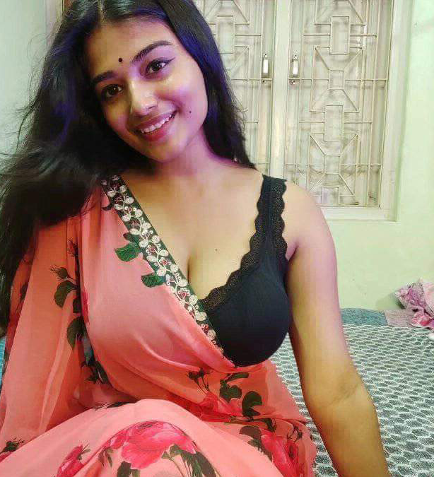 Lusty_Prachi007 live cam model at StripChat