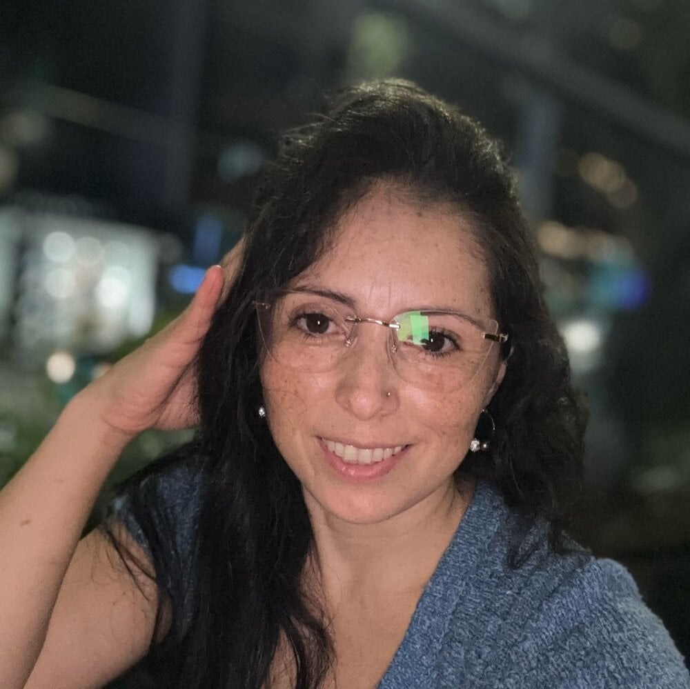 alana_gasparini live cam model at StripChat
