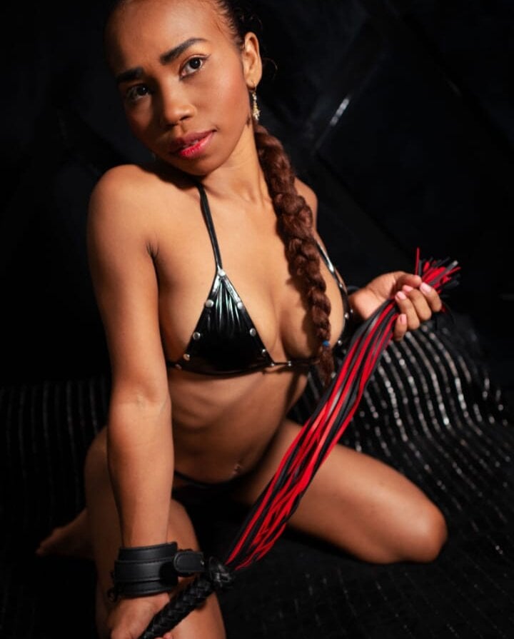 Zoe_Leir profile