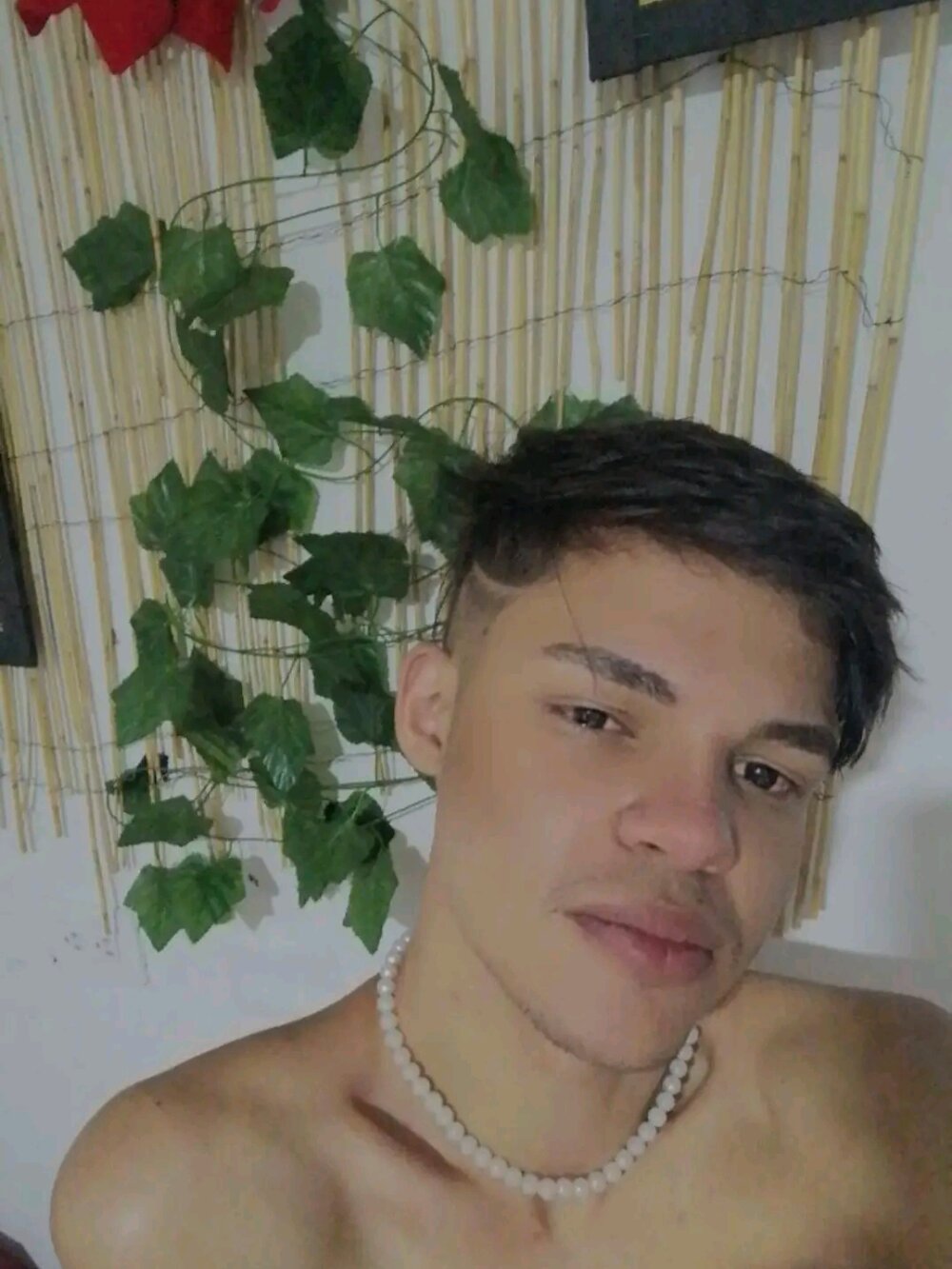 Alfon19 live cam model at StripChat