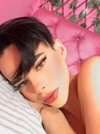 NAHOMYGLORYHOLE's Offline XXX Chat