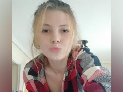 Adelyxvex - Stripchat Teen Glamour Lovense Girl 