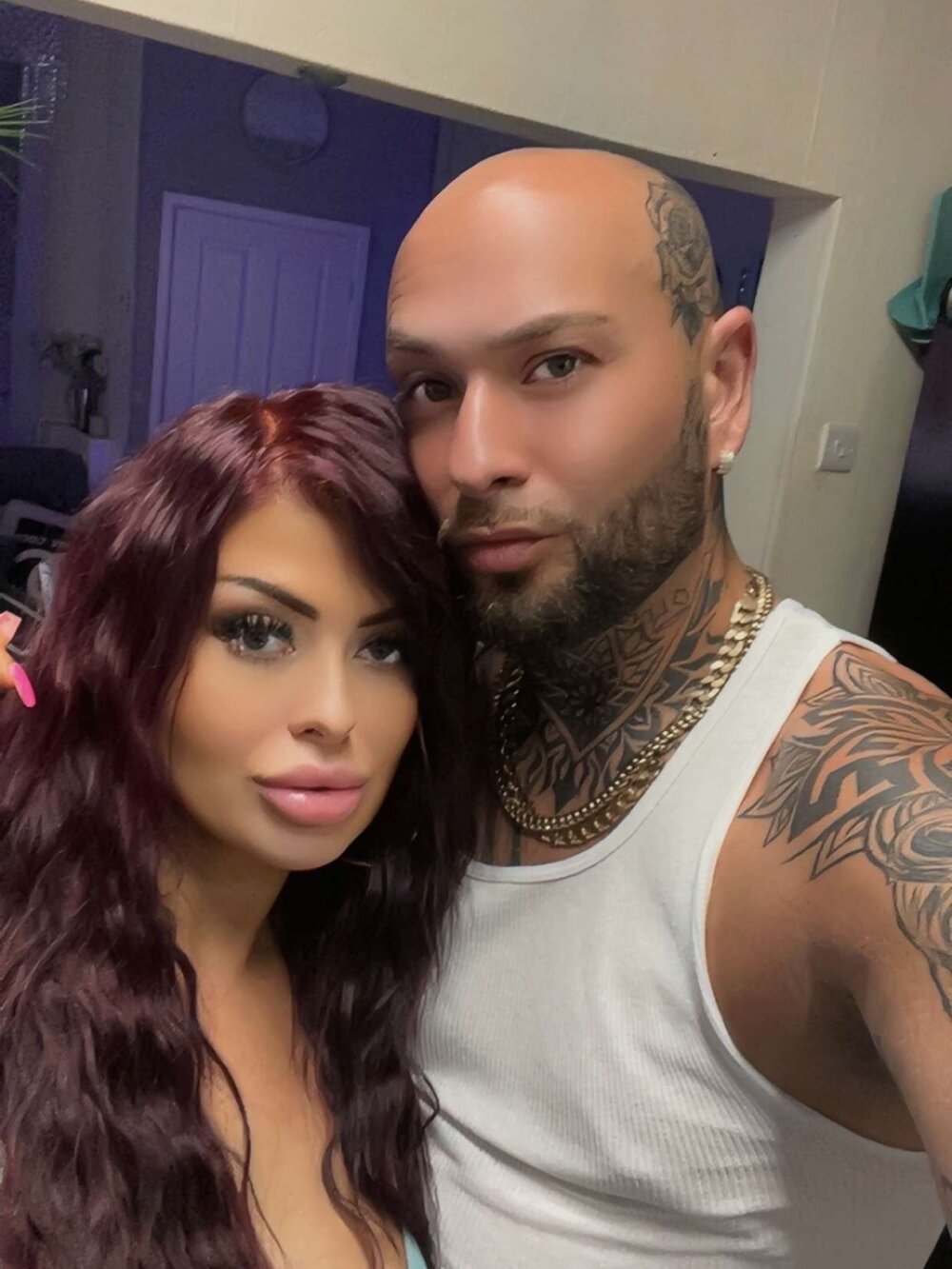 Watch ciaraandbenzo live on cam on StripChat