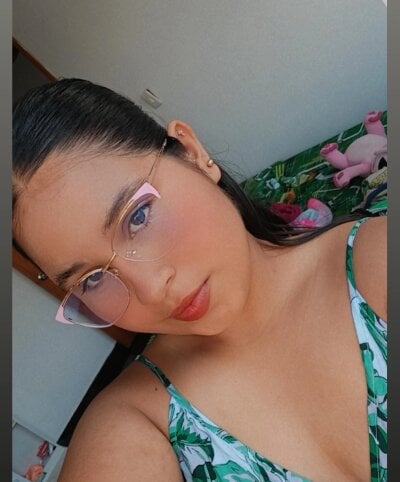 Emely_Sandoval