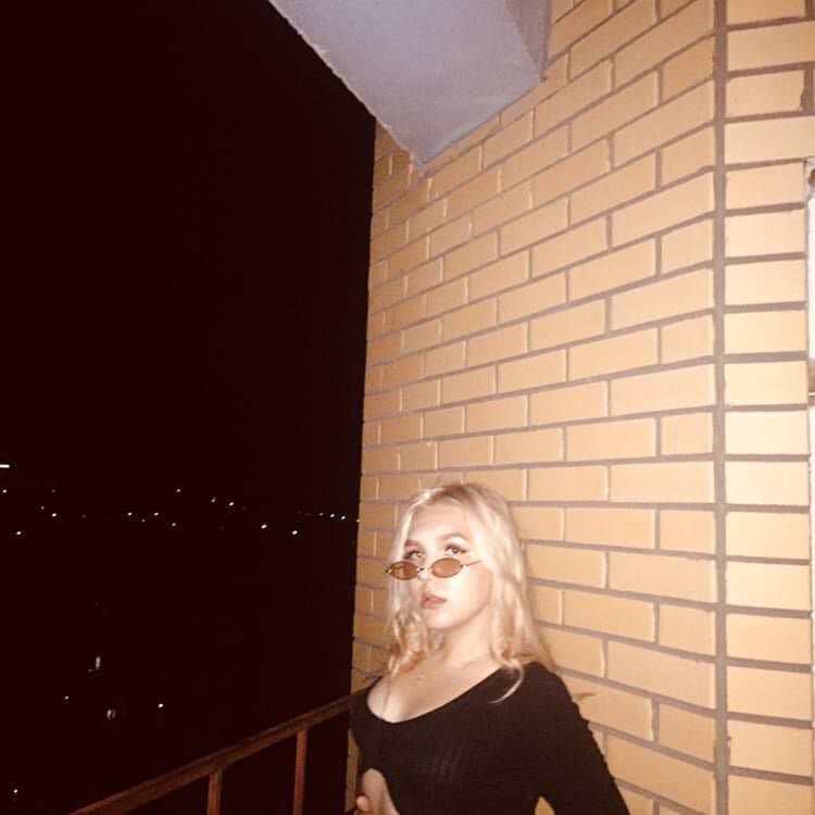 Bella_Hots