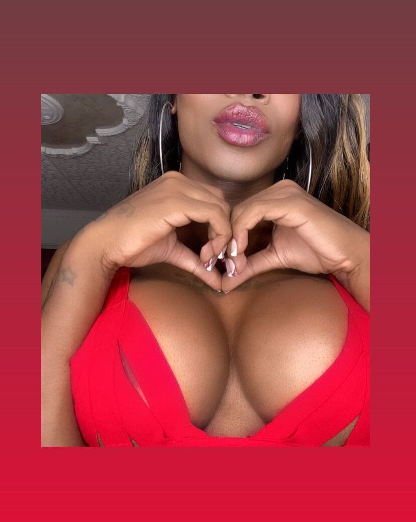sweetsarabig22cm's Offline XXX Chat