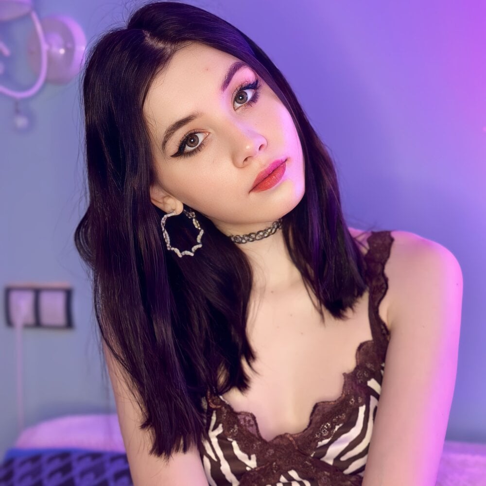 CoddleWeeper 🐝 online sex webcam