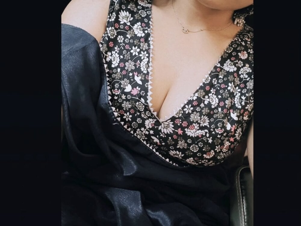 Its_kavyaSexy profile