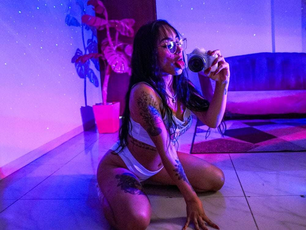 Live sex webcam photo for maggietime #289867839