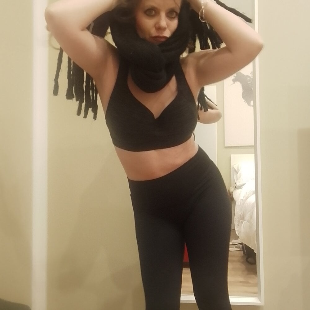 myliveeroticcams.com bambolinablu livesex profile in caucasian cams