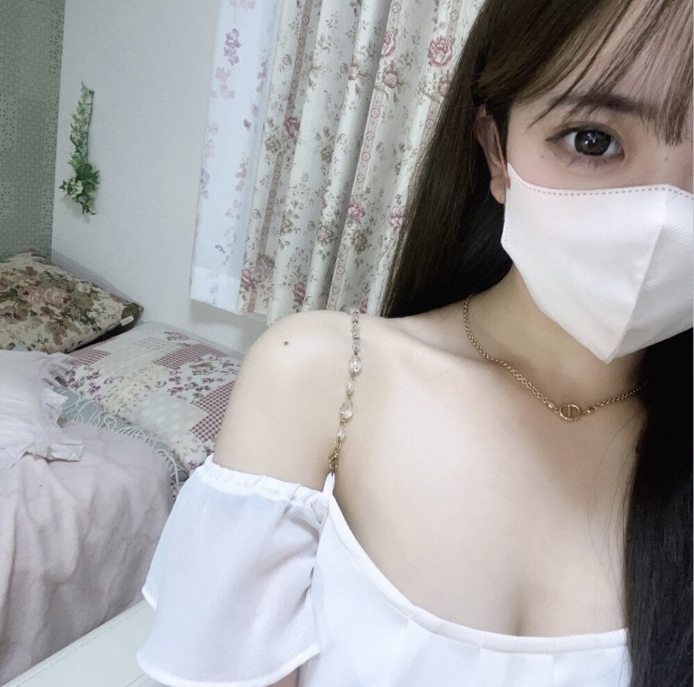 Mia-Tsuki- nude on cam A