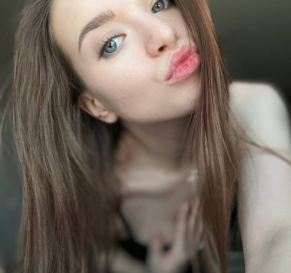 Crysta1Heart's Offline XXX Chat