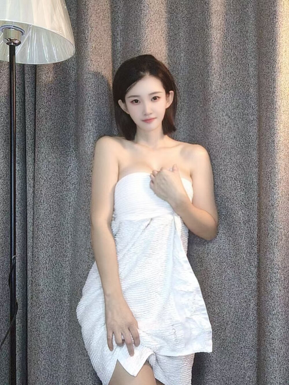 stripchat nana-eet webcam profile pic via elivecams.com