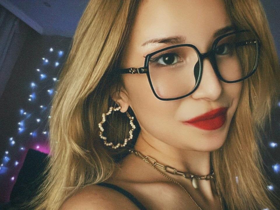 Live sex webcam photo for LiluEvie #283278578