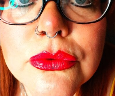 Crimson-Voluptas on StripChat