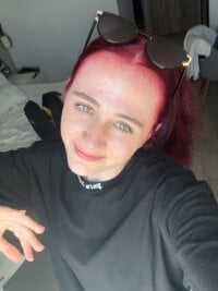 janinasmalltits' Offline Chat Room