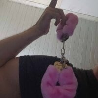 Hungyoungtoy21's Offline Chat Room