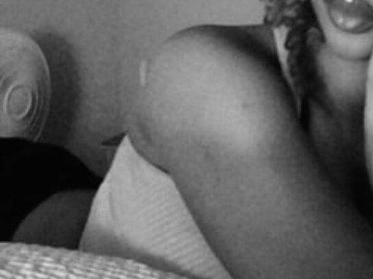 chatnmate.com lyana_silver21 livesex profile in trimmed cams