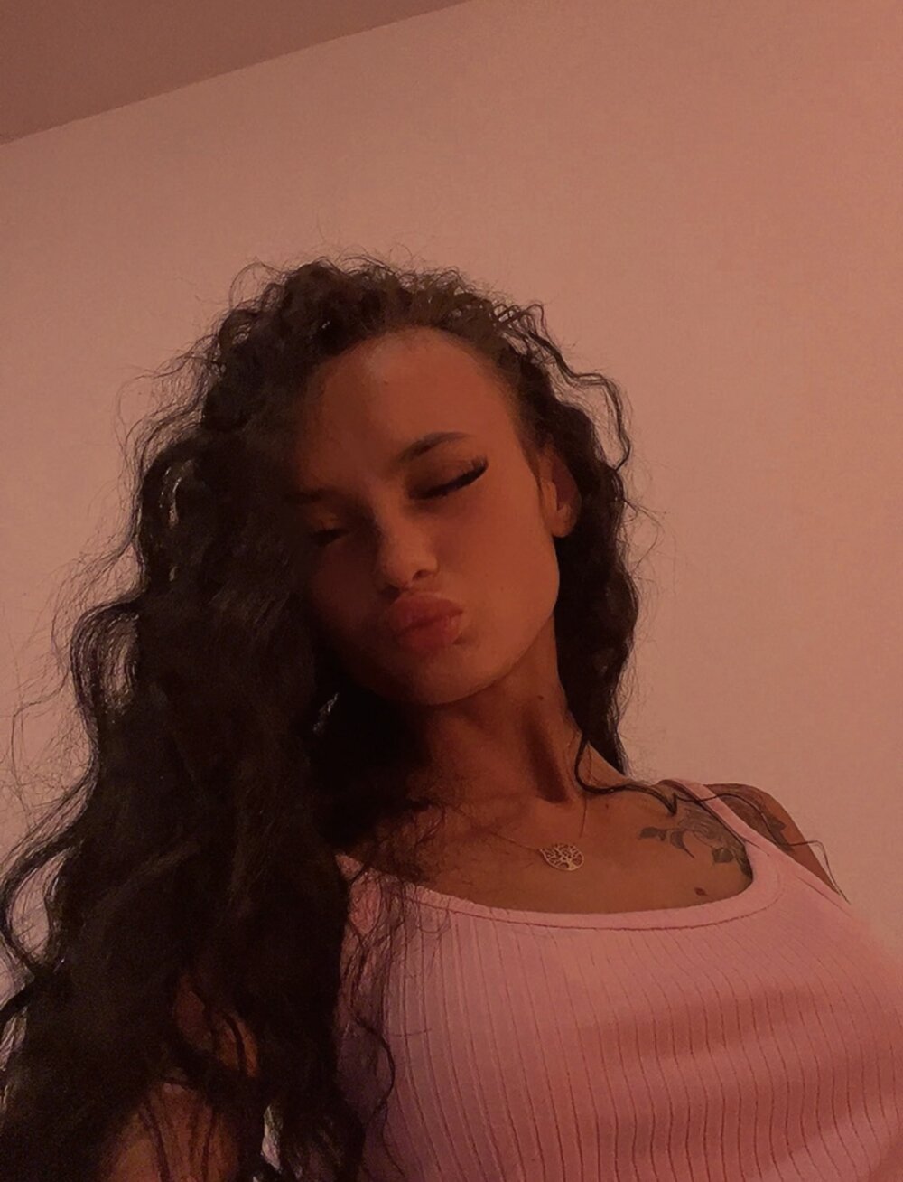 RachelRavee live cam model at StripChat