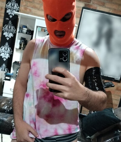 masked_guycol from stripchat