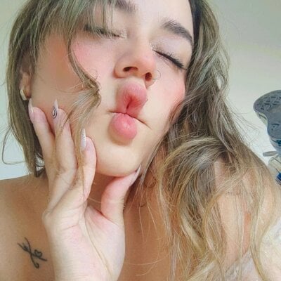web cam nude chat Natalia Suarez