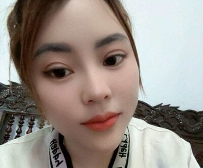 NhuY69 Female Hd Free Webcam Strip