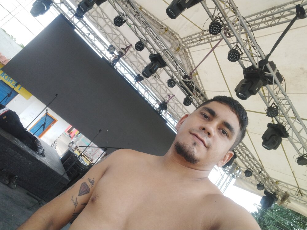 CristalAndBigMan offline XXX-chat