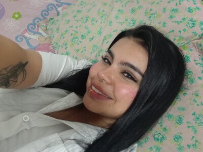 Saray__jones Female Blowjob Online Webcam Chat