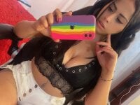 yesie_hot's Live Sex Cam Show