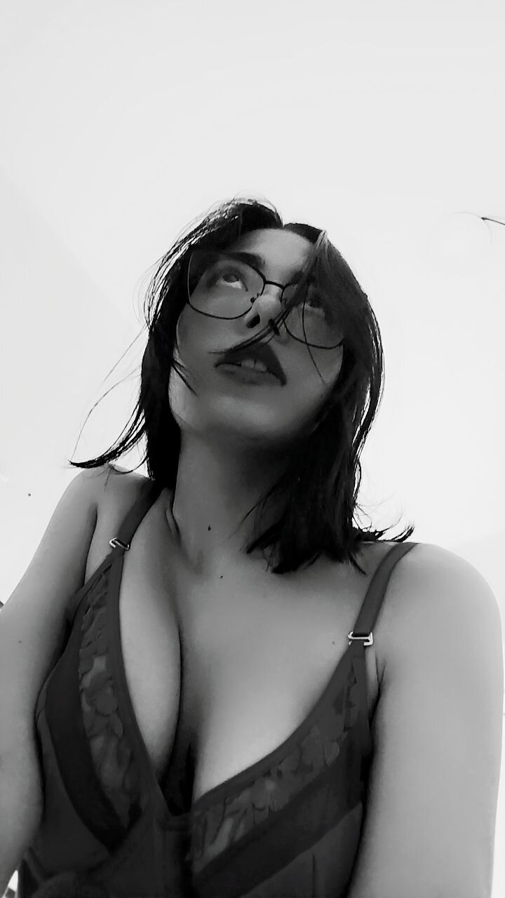 valeriahott_66