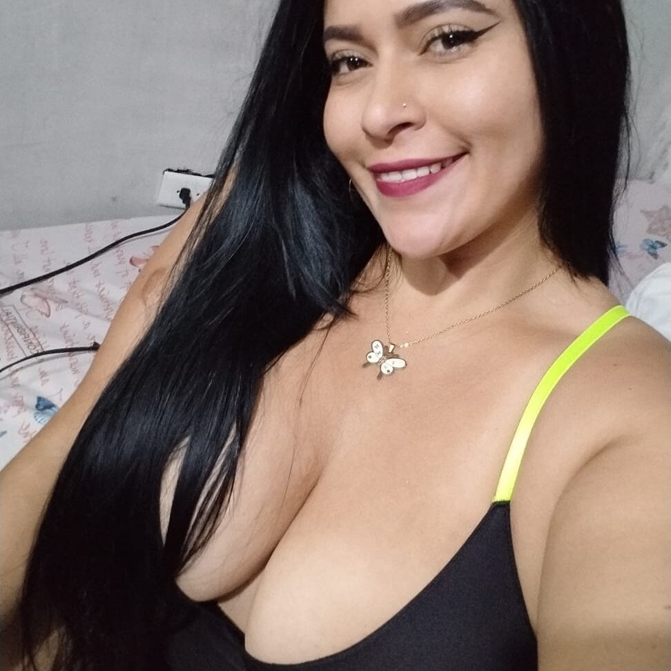 Watch sexy_latina67 live on cam at StripChat