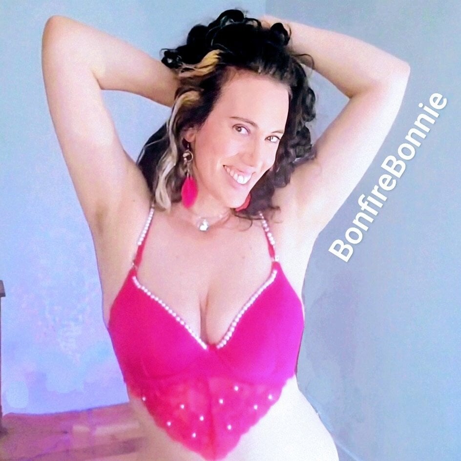 BonfireBonnie's Offline XXX Chat