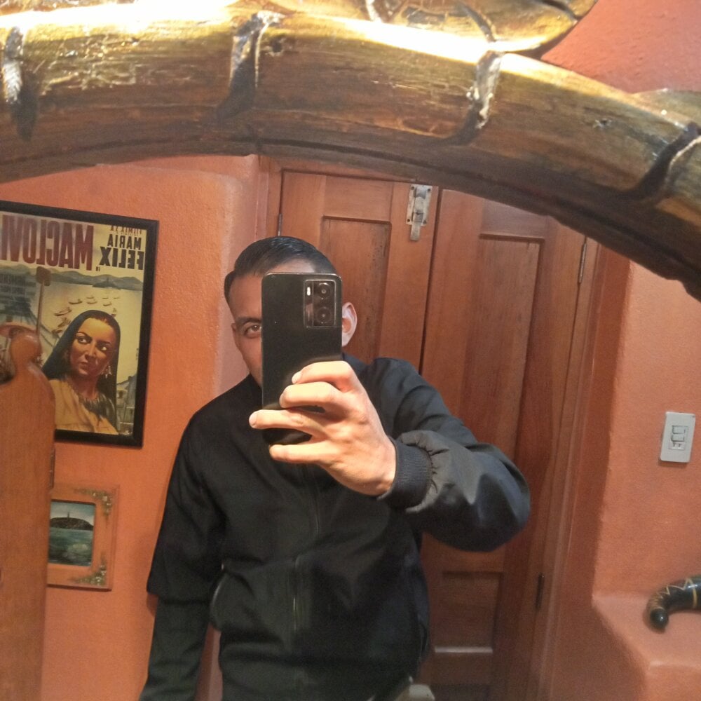 PresenciaCruda69's Offline XXX Chat