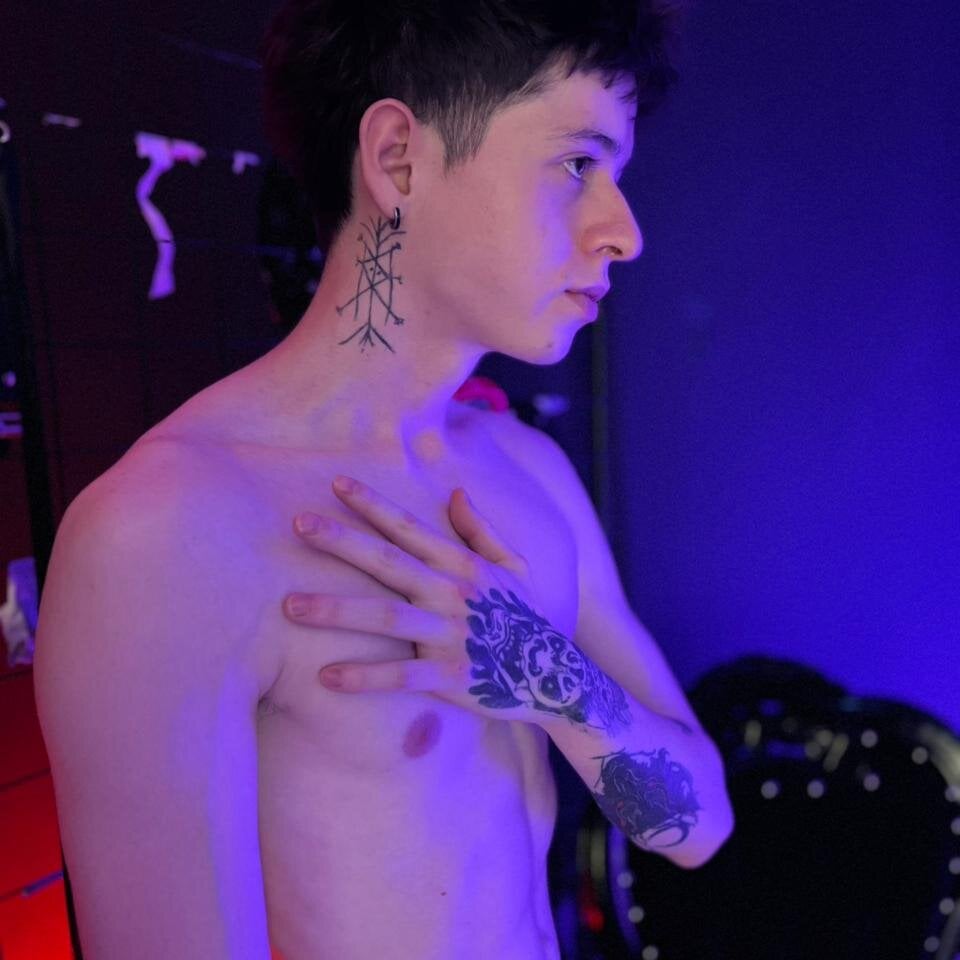 arlexx_ from stripchat