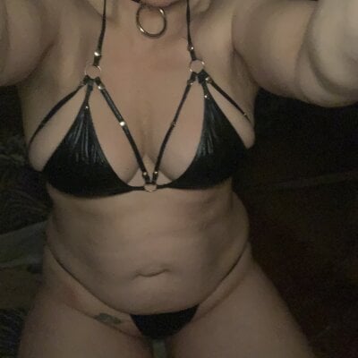 dutchcummom on StripChat