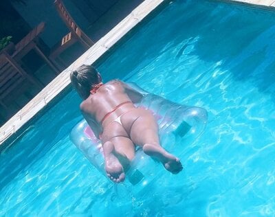 carolinesampaio on StripChat