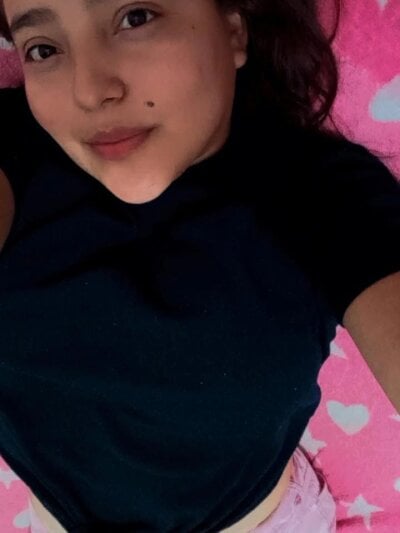 AntonieLove_