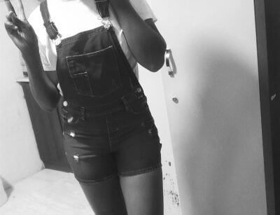 Sexy_milli6r Female Newmature Striptease Cam