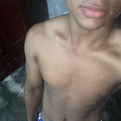 Jhosef_Dark Male Dildo Live Webcam Nude