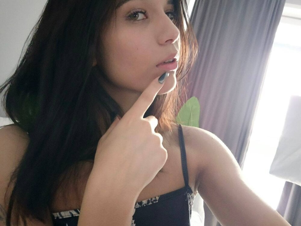 xx_thin webcam livesex profile in straight-to-the-cemetery cams