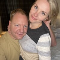 3_blond_sex_monsters' Offline Chat Room