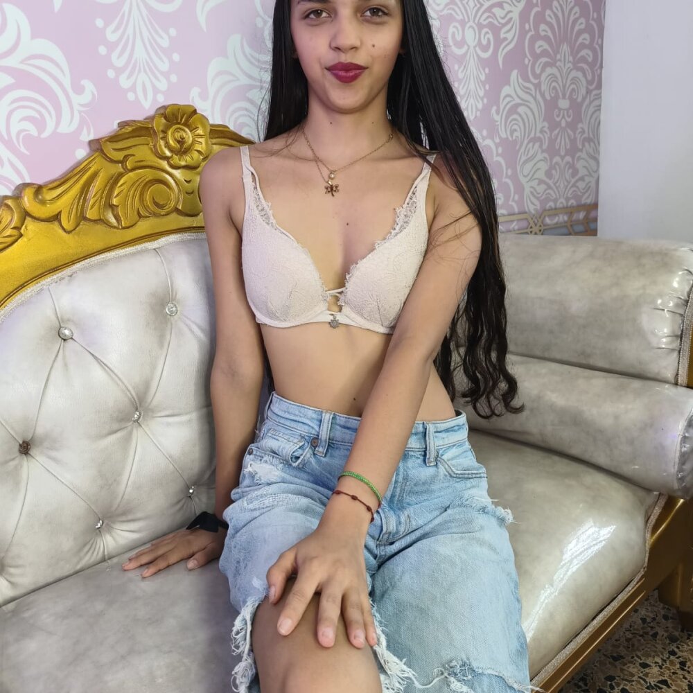 Ebony_smile profile