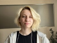 ArinaLewis' Offline Chat Room