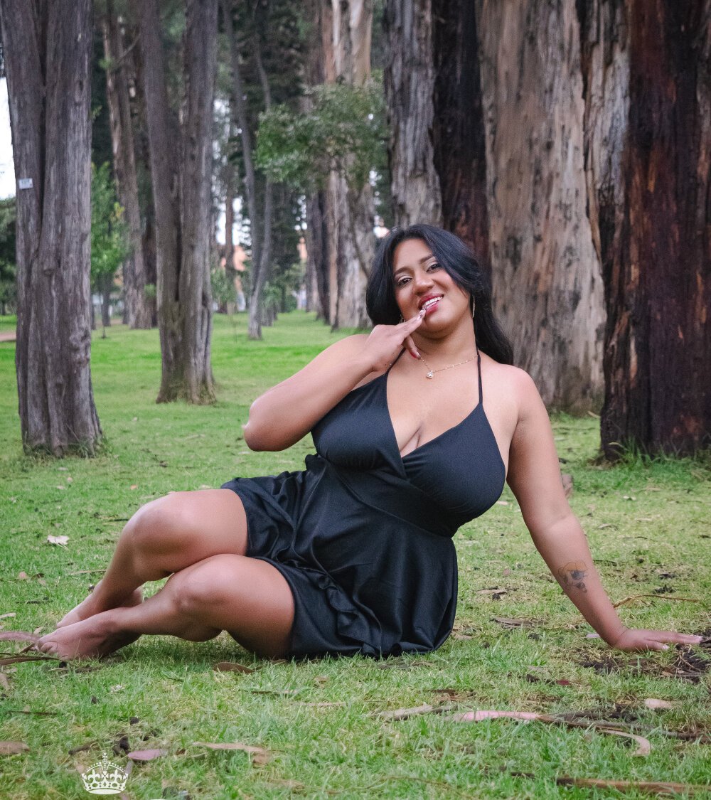sexlivecamsites.com alondra_gomexxx livesex profile in curvy cams