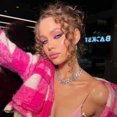 BlessKisss private show