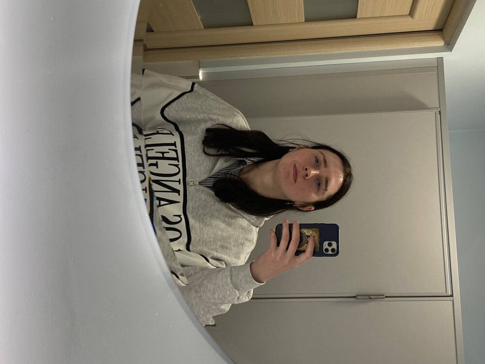 stripchat krisslimada webcam profile pic via elivecams.com